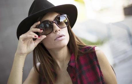 street style barbara crespo feathers the corner shop tshirt fashion blogger outfit blog de moda