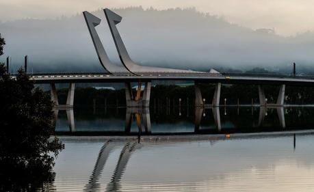 Puente Lower Hatea River Crossing, en Nueva Zelanda - por Knight Architects