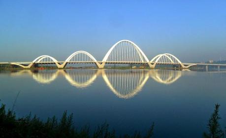 Puente Shenyang Hun River Ribbon, en Shenyang, China - por Architectural Design & Research Institute of Tongji University