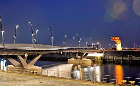 Puente Baakenhafen, Hamburgo, Alemania - por Buro Happold