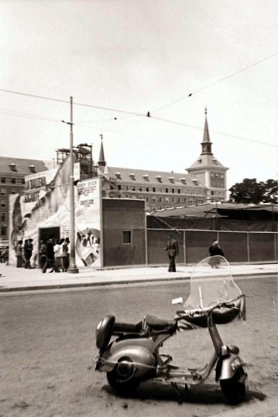Exposición de una ballena en Moncloa, en 1954, en Madrid