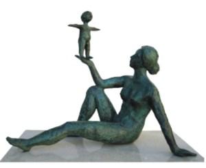 Maternidad jugando. Autor Pedro Monje