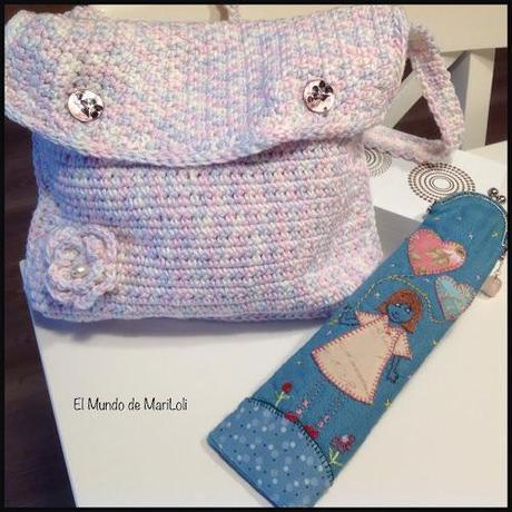 Bolso de crochet y funda para abanico.