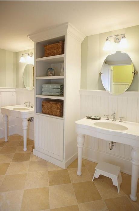 Sanitarios Rusticos  /  Rustic Bathrooms
