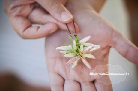 hacer adornos de flores para el pelo