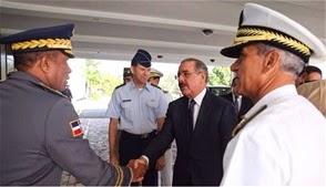 Danilo se reúne con alto mando militar.