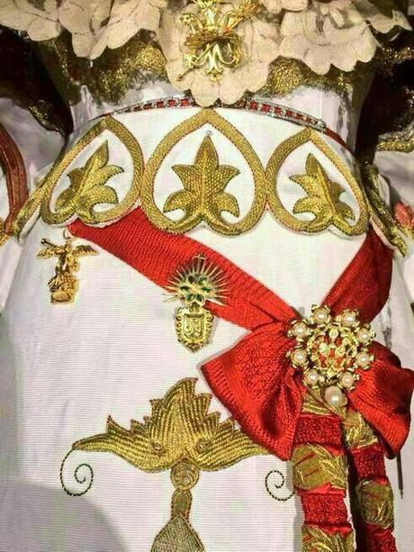 La Esperanza Macarena con el broche pastoreño.