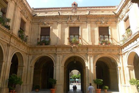 palacio-episcopal-murcia-claustro