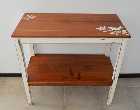 Madera & blanco (más un pajarito) para una mesa