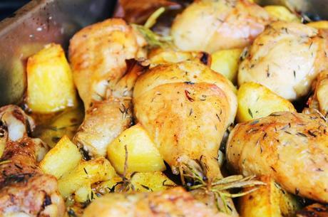 Cocina para cada día. Pollo al horno con tomillo y patatas súper fácil.