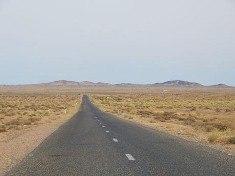 Aousserd,  En busca del desierto.