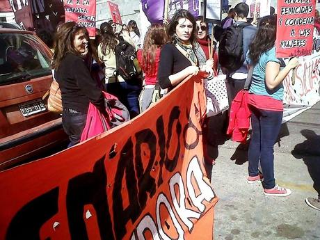 Cintia Frencia, legisladora del FIT, acompañó la concentración por Silvana Córdoba