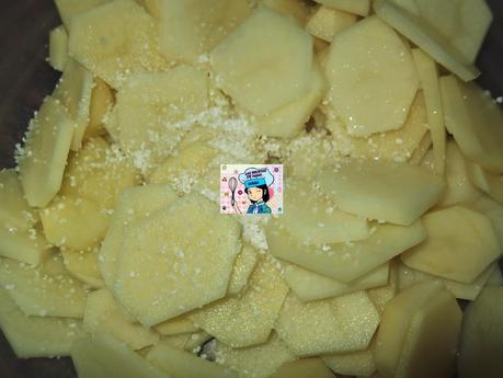 MIS PATATAS AL AJILLO CON CHORIZO Y QUESO EN MICROOND