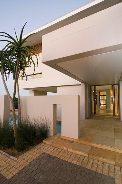 Casa Watt en Estilo Minimalista /  Watt House in Minimal Style