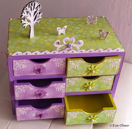 Cajita de madera alterada