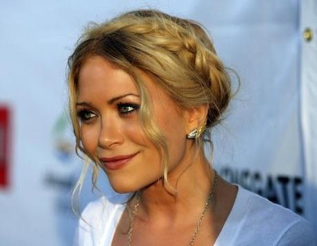 Hazte un peinado muy de boda: el moño trenzado