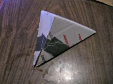 ALTAVOZ HECHO CON UN VASO DE PAPEL Y CARTON