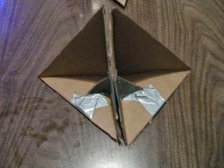 ALTAVOZ HECHO CON UN VASO DE PAPEL Y CARTON