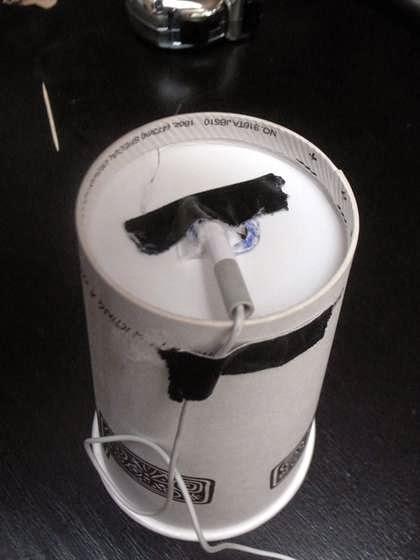 ALTAVOZ HECHO CON UN VASO DE PAPEL Y CARTON