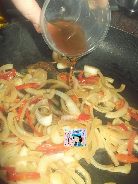 POLLO EN SALSA DE YOGUR