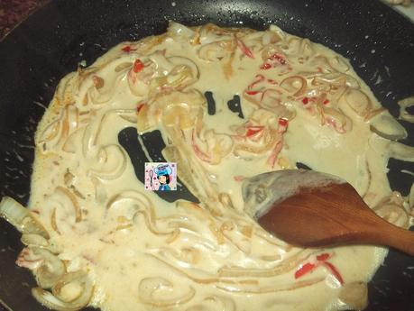 POLLO EN SALSA DE YOGUR