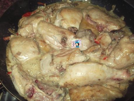 POLLO EN SALSA DE YOGUR