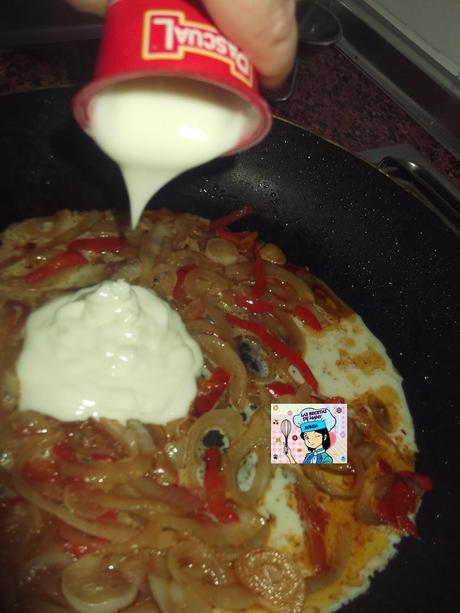 POLLO EN SALSA DE YOGUR