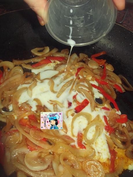 POLLO EN SALSA DE YOGUR