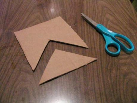 ALTAVOZ HECHO CON UN VASO DE PAPEL Y CARTON