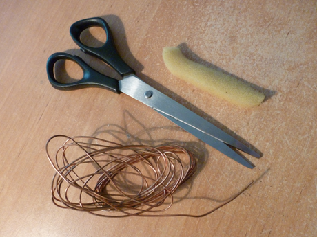 STYLUS CASERO PARA TABLETAS Y TELÉFONOS TÁCTILES.