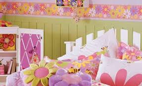 Divertidas habitaciones de niñas decoradas con flores