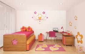 Divertidas habitaciones de niñas decoradas con flores