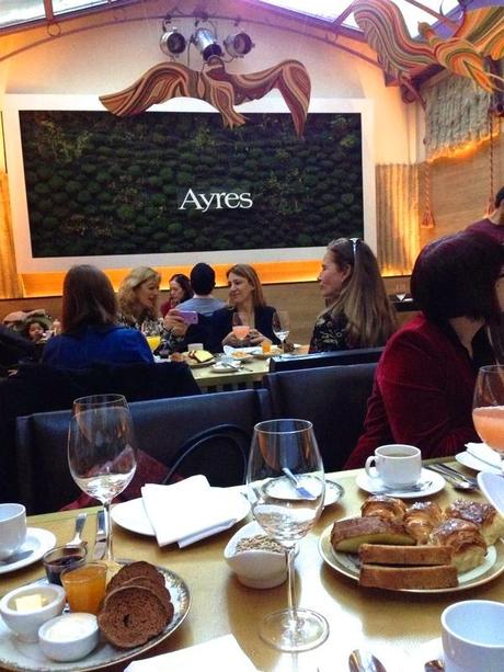 Presentación AYRES! a puro print y color.