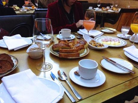 Presentación AYRES! a puro print y color.