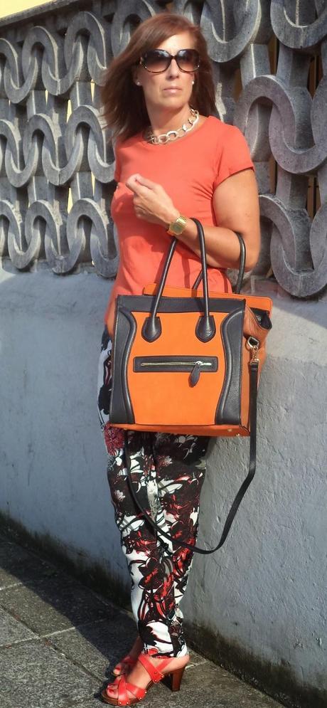 MIS LOOKS - FLORES EN NEGRO Y NARANJA MIS LOOKS - FLORES EN NEGRO Y NARANJA