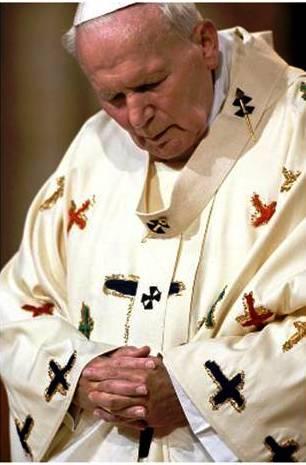 Sotana de Juan Pablo II Castelbajac