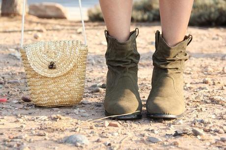 OUTFIT RIPPED SHORTS