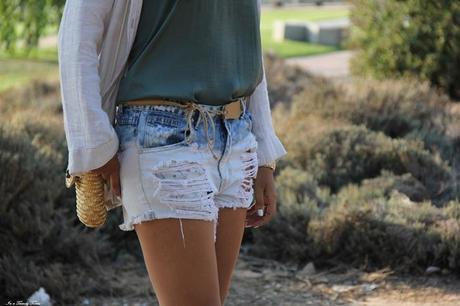 OUTFIT RIPPED SHORTS