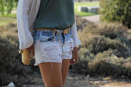 OUTFIT RIPPED SHORTS