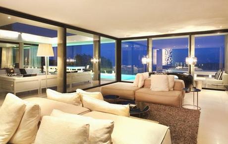 Casa Lujosa y Minimalista en Ibiza  /  Luxury and Minimal Style House in Ibiza