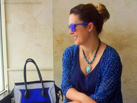 Kimono azul y shorts vaqueros Kimono azul y shorts vaqueros (1)