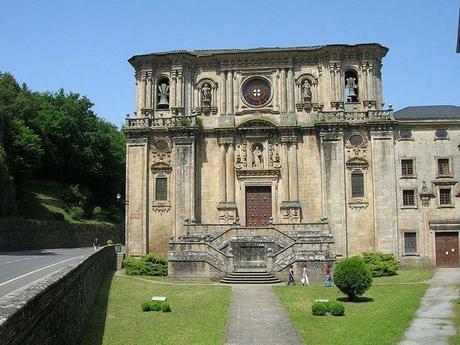 fachada-monasterio-de-samos