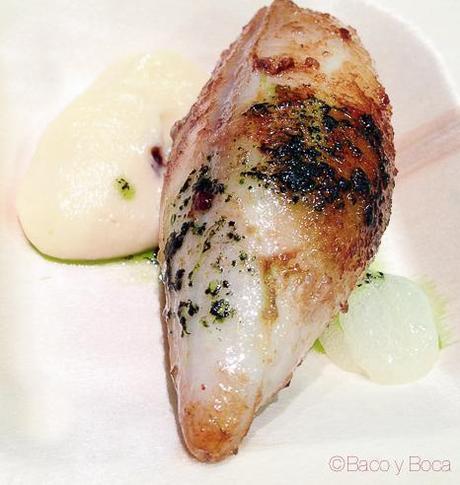 Calamarcitos rellenos de conejo y hummus