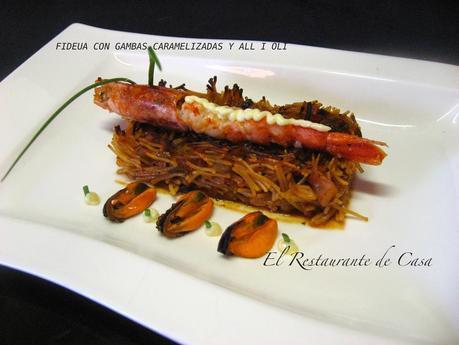 FIDEUÁ CON GAMBAS CARAMELIZADAS Y ALL I OLI