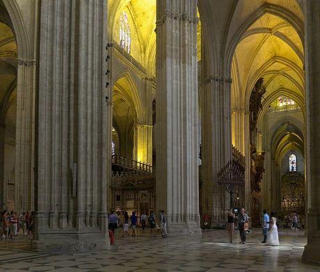 interior-catedral-de-sevilla