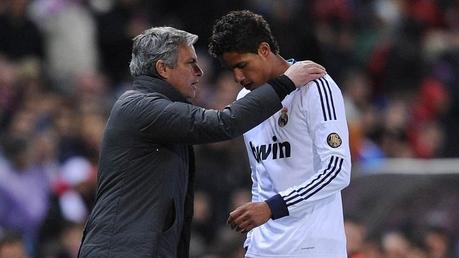 Mourinho, dispuesto a dar a Cech a cambio por Varane