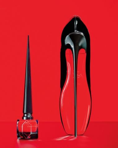 LOUBOUTIN LANZA SU PRIMERA LINEA DE LACA DE UÑAS, ROUGE LOUBOUTIN.