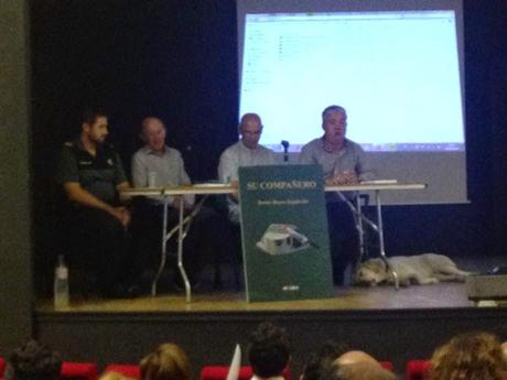 Del tricornio al bastón blanco