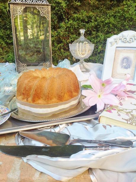BUNDT CAKE DE BUTTERMILK CON GLASEADO DE YOGUR
