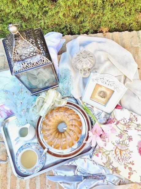 BUNDT CAKE DE BUTTERMILK CON GLASEADO DE YOGUR